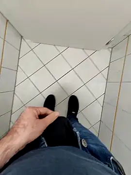 Snapshot of Boring_one chatting on March 9, 2026, 3:27 pm Boring one online show from March 9, 2026, 3:27 pm