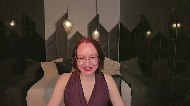 NikaGentle online show from November 3, 2025, 6:47 am