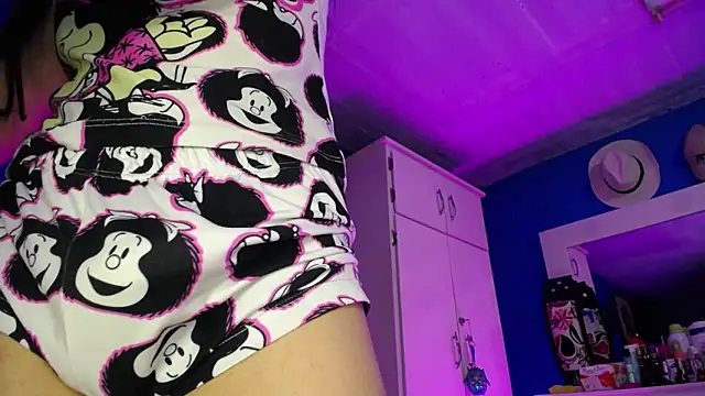 Snapshot of Lunahoney1 chatting on October 21, 2025, 7:14 pm Lunahoney1 online show from October 21, 2025, 7:14 pm