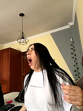 isabella jade online show from October 13, 2025, 4:18 pm