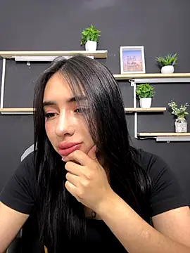 isabella jade online show from November 4, 2025, 1:21 pm