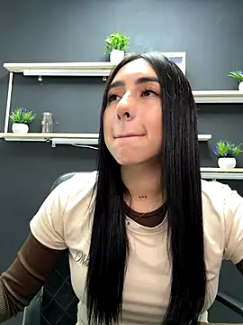 isabella jade online show from November 17, 2025, 1:06 pm