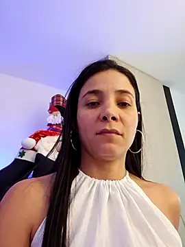 Snapshot of miaeyes chatting on December 21, 2024, 1:32 pm miaeyes online show from December 21, 2024, 1:32 pm