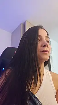 miaeyes online show from November 20, 2025, 6:07 pm