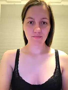 Snapshot of Nicole-Ray chatting on July 15, 2026, 10:26 pm Nicole-Ray online show from July 15, 2026, 10:26 pm