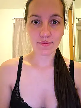 Snapshot of Nicole-Ray chatting on July 25, 2026, 8:17 pm Nicole-Ray online show from July 25, 2026, 8:17 pm