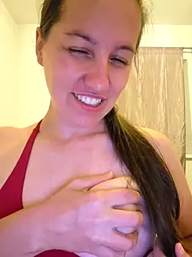 Snapshot of Nicole-Ray chatting on August 4, 2026, 7:16 pm Nicole-Ray online show from August 4, 2026, 7:16 pm
