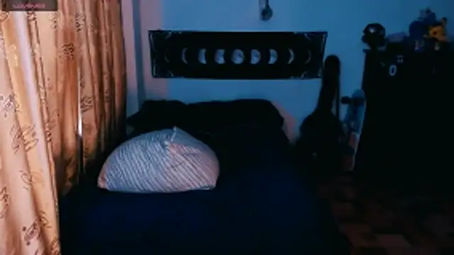 Marieblueeyes online show from October 26, 2025, 9:21 pm