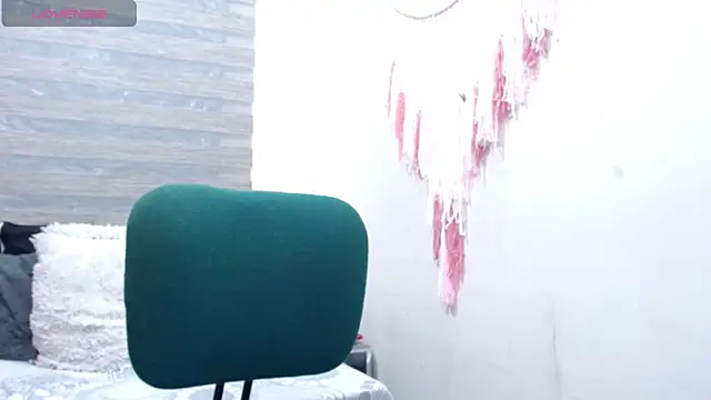 Snapshot of Tefanny_Arias chatting on October 16, 2025, 12:33 am Tefanny Arias online show from October 16, 2025, 12:33 am