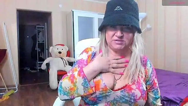 Snapshot of PamHardFuck chatting on March 4, 2025, 5:56 pm PamHardFuck online show from March 4, 2025, 5:56 pm