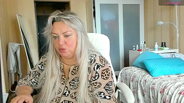 Snapshot of PamHardFuck chatting on October 10, 2025, 9:41 am PamHardFuck online show from October 10, 2025, 9:41 am