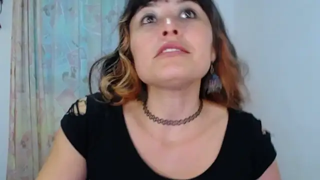 Alexandrasaenz online show from April 12, 2026, 9:20 pm