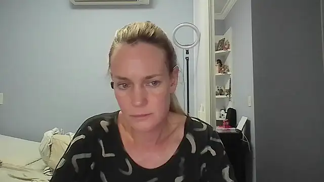 Annylove1 online show from February 1, 2026, 12:31 am