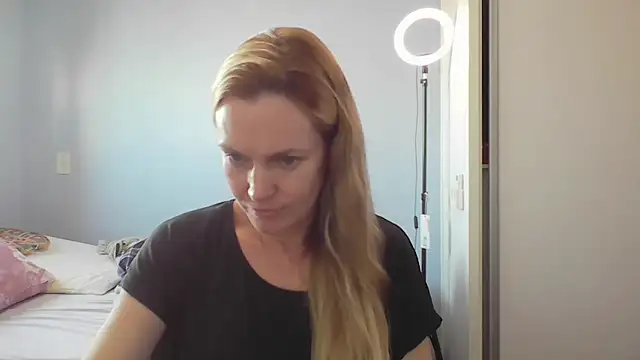 Annylove1 online show from April 13, 2026, 12:21 pm