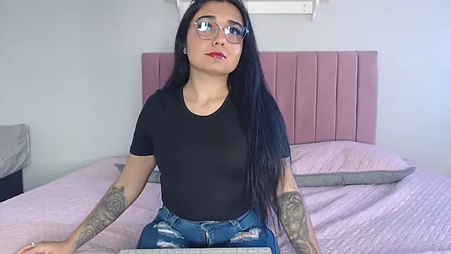 Snapshot of Danii_vg1 chatting on May 22, 2026, 12:22 pm Danii vg1 online show from May 22, 2026, 12:22 pm