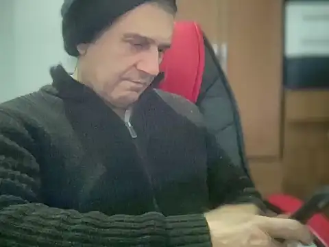 Snapshot of ALPHANDRE chatting on February 8, 2026, 6:33 pm ALPHANDRE online show from February 8, 2026, 6:33 pm