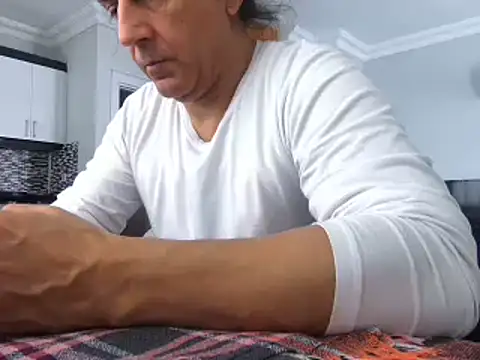 Snapshot of ALPHANDRE chatting on April 3, 2026, 7:06 am ALPHANDRE online show from April 3, 2026, 7:06 am