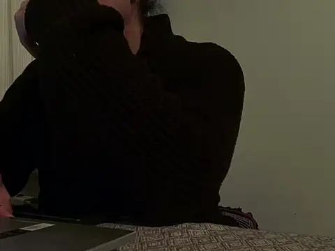 Snapshot of ALPHANDRE chatting on April 4, 2026, 7:55 pm ALPHANDRE online show from April 4, 2026, 7:55 pm