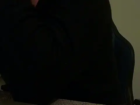 Snapshot of ALPHANDRE chatting on April 6, 2026, 5:47 pm ALPHANDRE online show from April 6, 2026, 5:47 pm