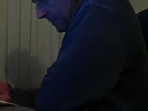 Snapshot of ALPHANDRE chatting on April 8, 2026, 6:52 pm ALPHANDRE online show from April 8, 2026, 6:52 pm