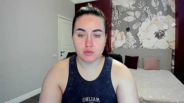 Roxie Bradley online show from March 4, 2026, 6:41 am