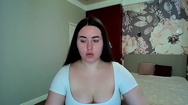 Roxie Bradley online show from March 16, 2026, 6:39 am