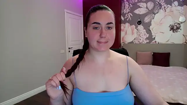 Roxie Bradley online show from April 11, 2026, 7:45 am