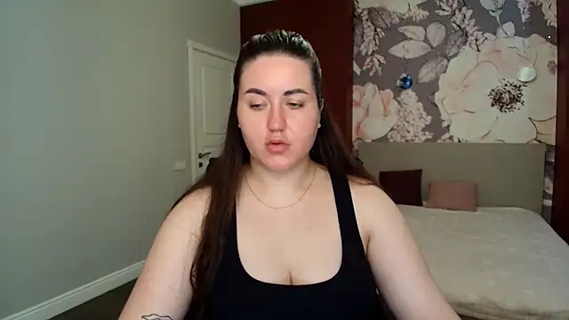 Roxie Bradley online show from May 22, 2026, 5:47 am