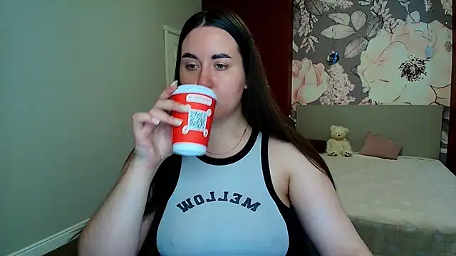 Snapshot of Roxie_Bradley chatting on July 9, 2026, 5:44 am Roxie Bradley online show from July 9, 2026, 5:44 am