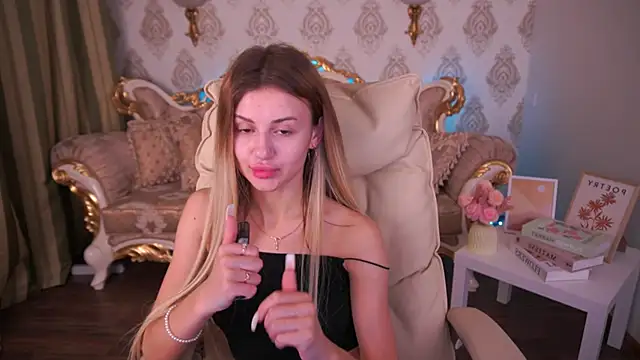 Lili Danger online show from December 2, 2024, 10:18 am