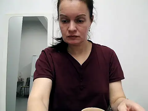 LoveNBloom online show from December 14, 2024, 4:31 pm