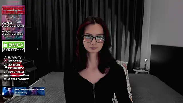 Snapshot of Lee_Loo chatting on July 3, 2026, 1:28 pm Lee Loo online show from July 3, 2026, 1:28 pm