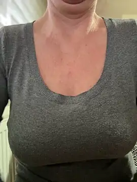 sweetmystery1 online show from February 23, 2026, 1:52 pm