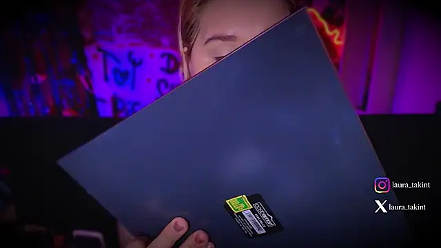 Snapshot of Laura_takint chatting on September 25, 2025, 9:18 pm Laura takint online show from September 25, 2025, 9:18 pm