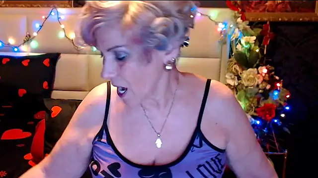 HappyWomanOn online show from January 24, 2025, 7:28 pm