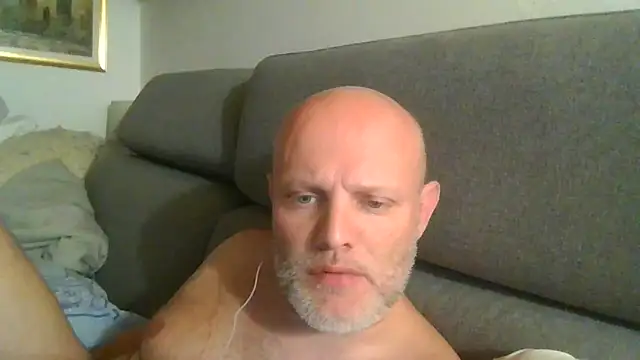 davigochi77bcn online show from February 13, 2026, 10:39 pm