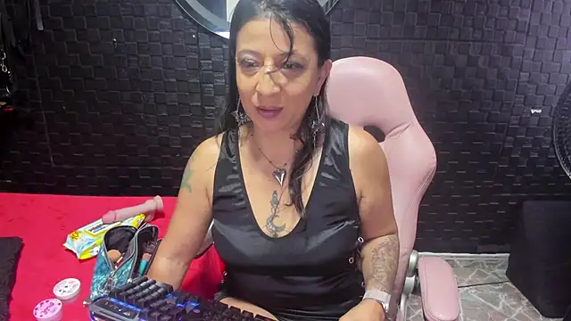 Snapshot of mature_sexi40 chatting on March 26, 2026, 12:44 pm mature sexi40 online show from March 26, 2026, 12:44 pm