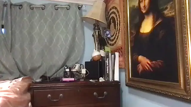 LuLuValenttine101 online show from July 9, 2026, 1:04 pm
