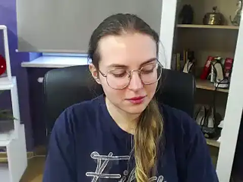 Zoey Erotic online show from January 3, 2025, 9:15 am