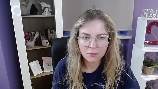 Zoey Erotic online show from September 19, 2025, 4:36 am