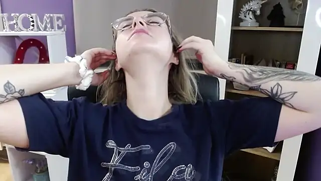 Zoey Erotic online show from December 3, 2025, 5:37 am