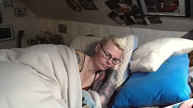 MaryG online show from December 4, 2024, 9:13 pm