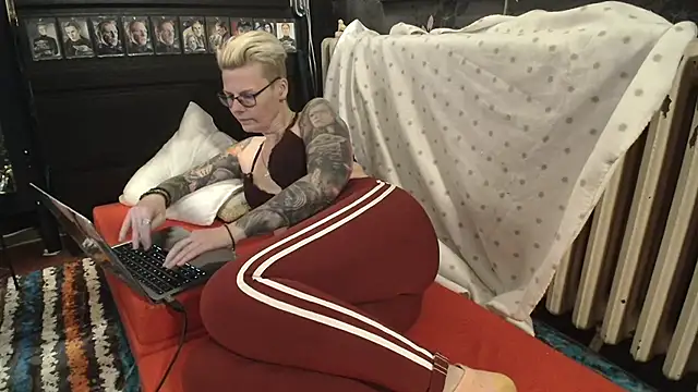 MaryG online show from January 22, 2025, 9:43 pm