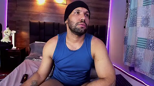 Snapshot of anthonylatynxd chatting on February 1, 2025, 8:39 am anthonylatynxd online show from February 1, 2025, 8:39 am