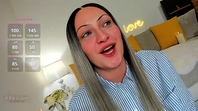 Snapshot of KVerunce chatting on February 3, 2025, 12:36 am KVerunce online show from February 3, 2025, 12:36 am