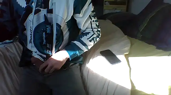 Snapshot of MmaxX004 chatting on March 5, 2025, 1:06 pm MmaxX004 online show from March 5, 2025, 1:06 pm