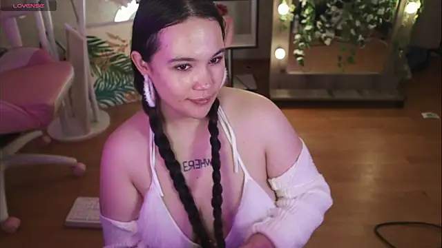 Snapshot of Chery_Lady22 chatting on February 24, 2025, 11:52 pm Chery Lady22 online show from February 24, 2025, 11:52 pm