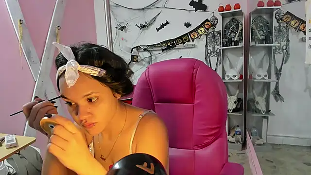 CAMILA--REY online show from October 27, 2025, 9:52 pm