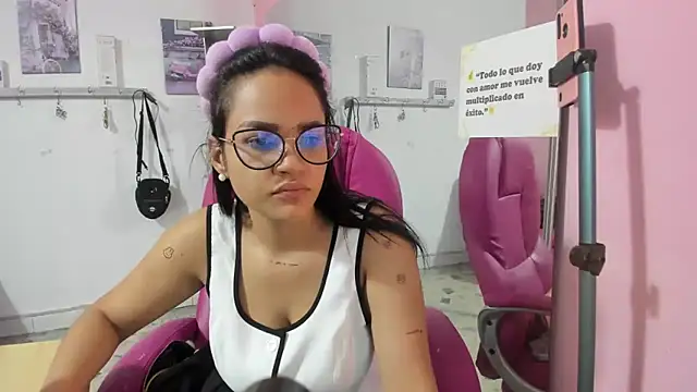 CAMILA--REY online show from February 9, 2026, 11:25 am