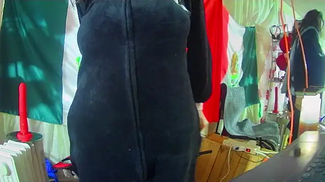 LaInsaciableIntensa online show from February 11, 2025, 1:30 pm